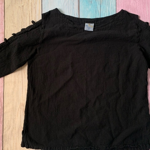 Elegant Black Sea breeze top - Picture 3 of 6